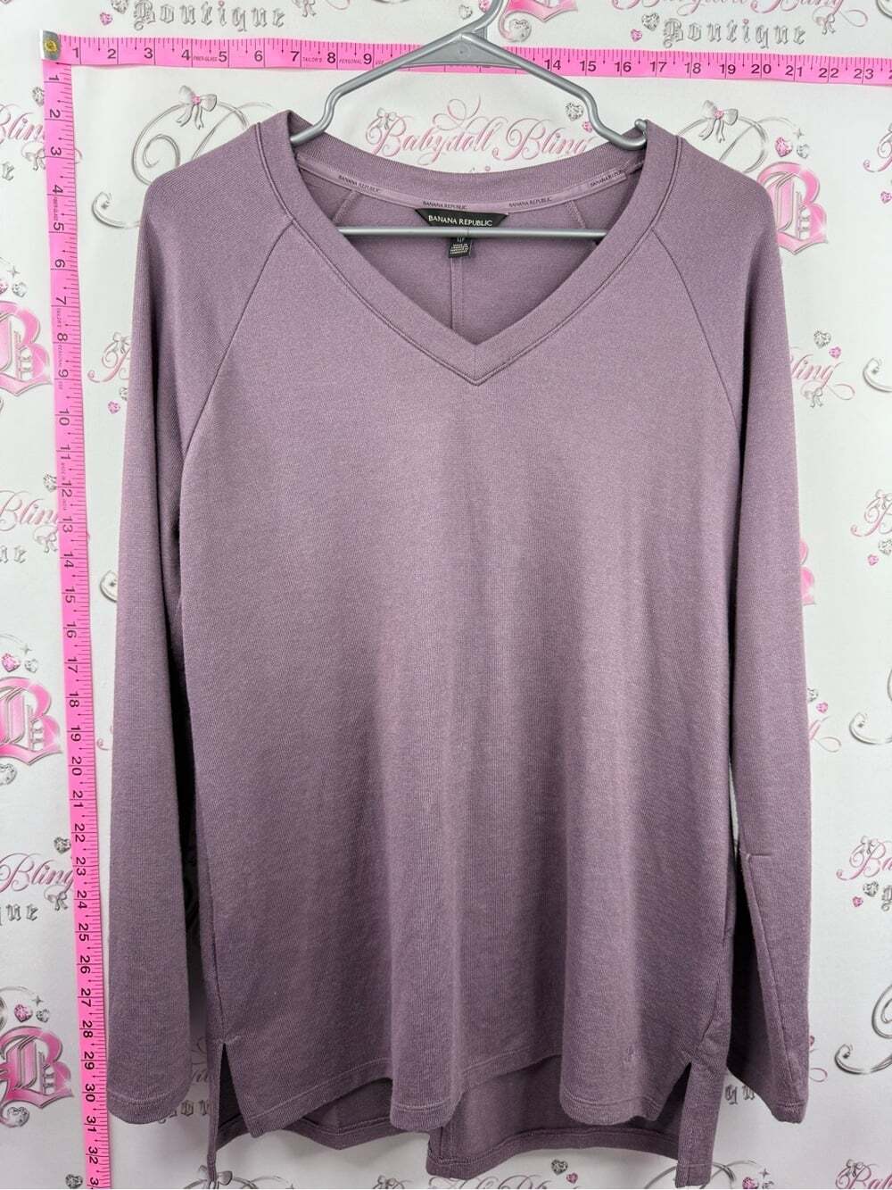 Banana Republic Lavender V-Neck Long Sleeve Pullover